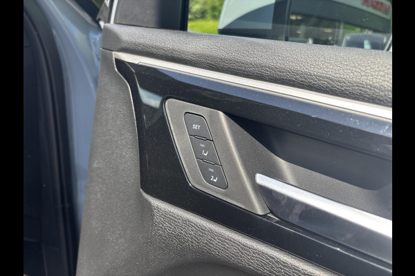 Mitsubishi Outlander 2.4 PHEV Instyle+  Is  binnen / direct rijden
