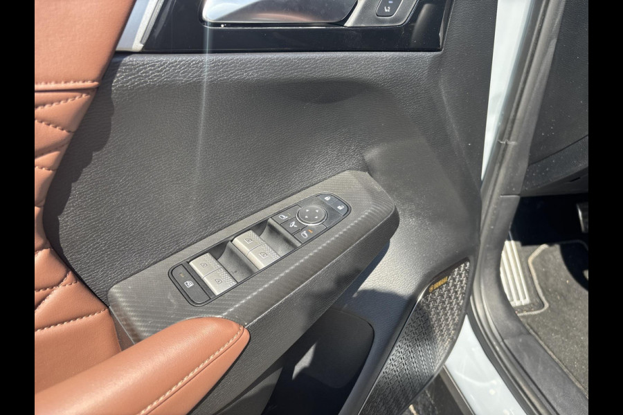 Mitsubishi Outlander 2.4 PHEV Instyle+  Is  binnen / direct rijden