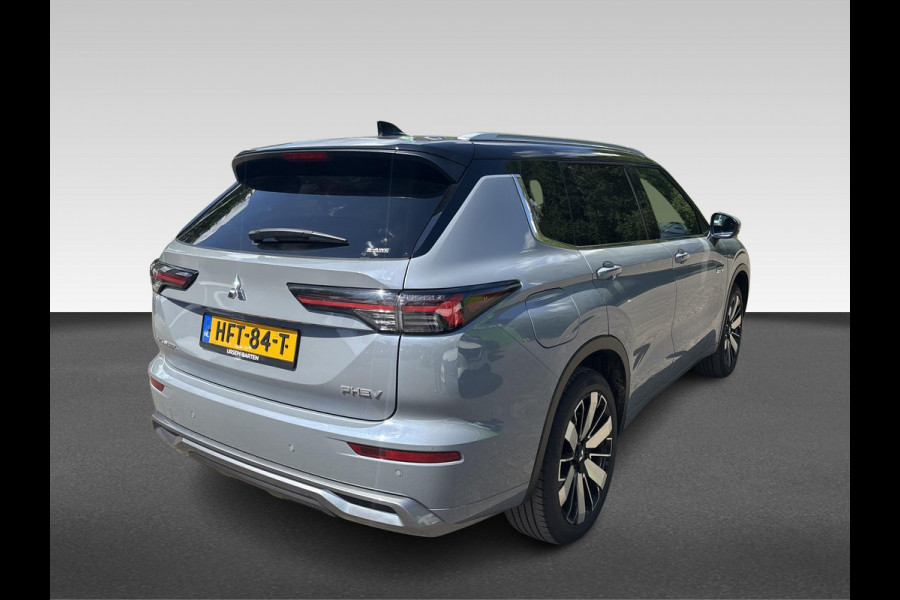 Mitsubishi Outlander 2.4 PHEV Instyle+  Is  binnen / direct rijden