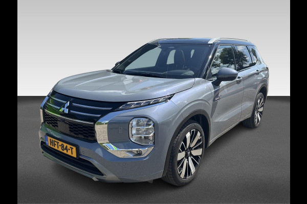 Mitsubishi Outlander 2.4 PHEV Instyle+  Is  binnen / direct rijden