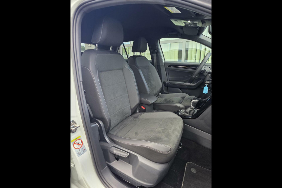 Volkswagen T-Roc 1.5 TSI R-Line IQ|ERGO|Stuurver|APP|12-2023