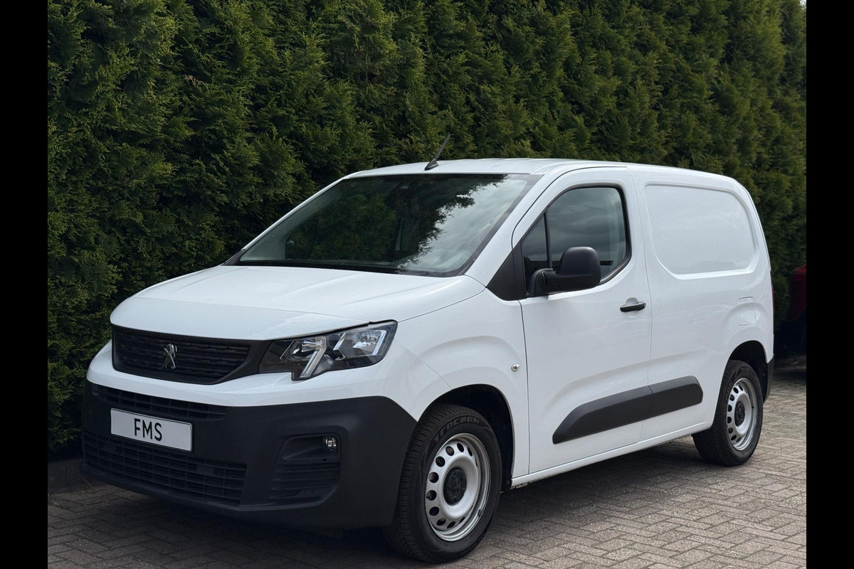 Peugeot Partner 1.2 PureTech Premium Automaat Camera DAB+ Peugeot Partner 1.2 PureTech Premium Automaat Camera DAB+