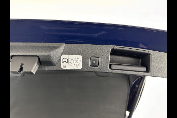 Ford Kuga 2.5 PHEV Titanium X (INCL-BTW) *LEATHER-MICROFIBRE | FULL-LED | DIGI-COCKPIT | ADAPTIVE-CRUISE | BLINDSPOT | PARK-PILOT | CAMERA | NAVI-FULLMAP | HEATED-COMFORT-SEATS | CARPLAY | DAB | LANE-ASSIST | 17"ALU*
