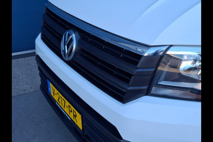 Volkswagen Crafter 35 2.0 TDI L3H3 Highline AIRCO / CRUISE CONTROLE / NAVI / CAMERA / TREKHAAK / CARPLAY
