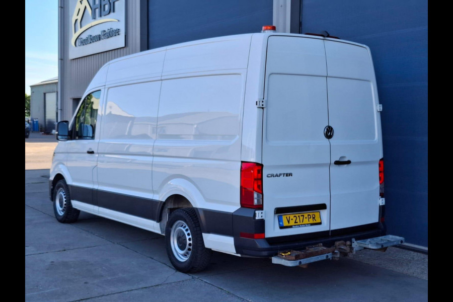 Volkswagen Crafter 35 2.0 TDI L3H3 Highline AIRCO / CRUISE CONTROLE / NAVI / CAMERA / TREKHAAK / CARPLAY