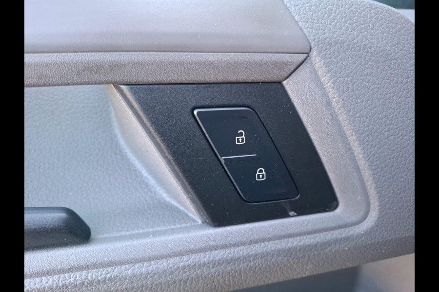 Volkswagen Crafter 35 2.0 TDI L3H3 Highline AIRCO / CRUISE CONTROLE / NAVI / CAMERA / TREKHAAK / CARPLAY