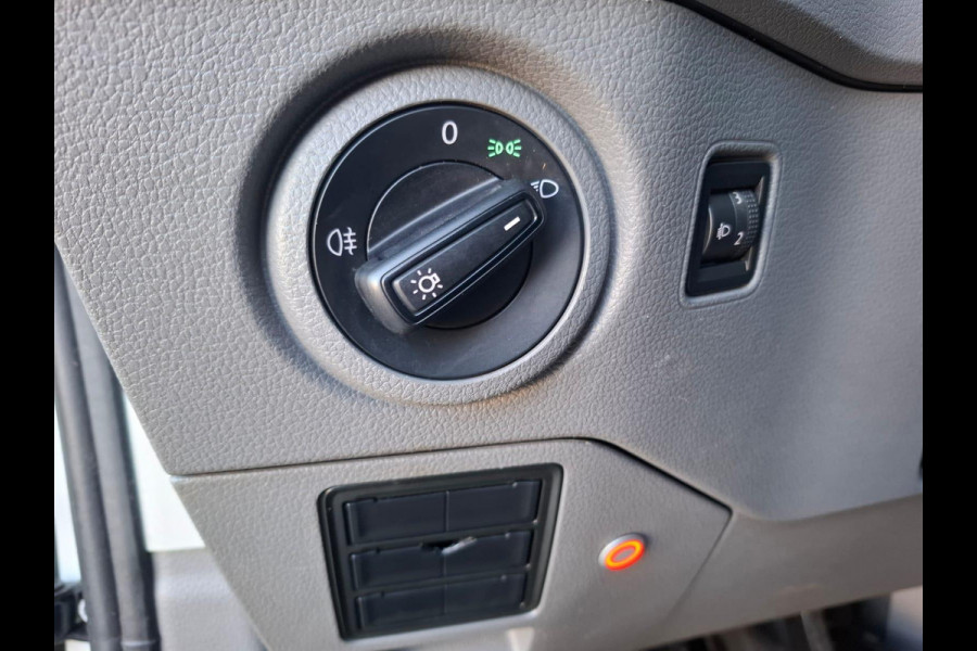Volkswagen Crafter 35 2.0 TDI L3H3 Highline AIRCO / CRUISE CONTROLE / NAVI / CAMERA / TREKHAAK / CARPLAY