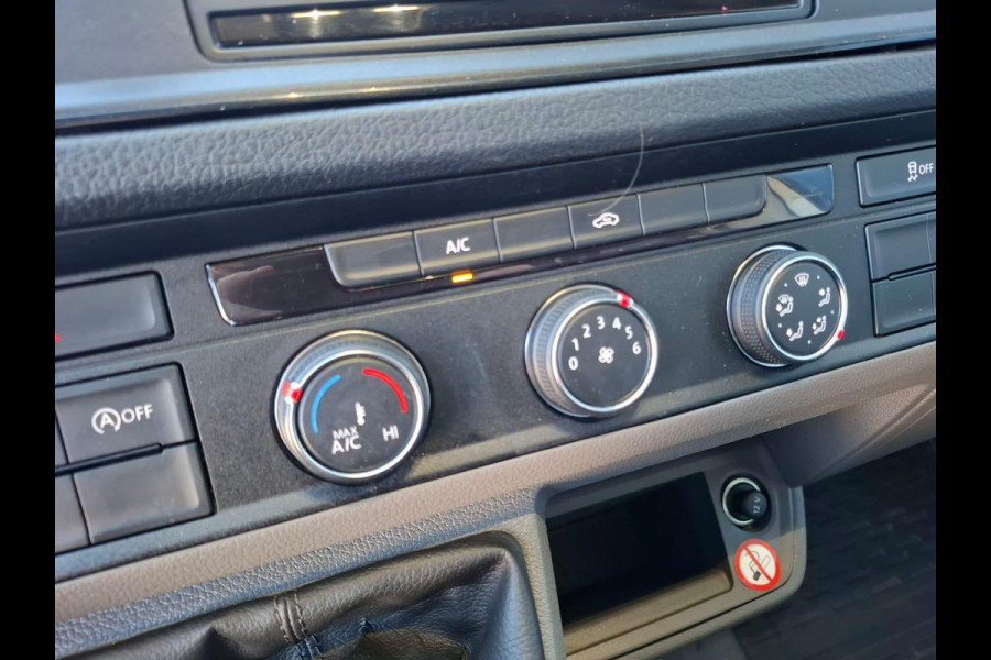 Volkswagen Crafter 35 2.0 TDI L3H3 Highline AIRCO / CRUISE CONTROLE / NAVI / CAMERA / TREKHAAK / CARPLAY