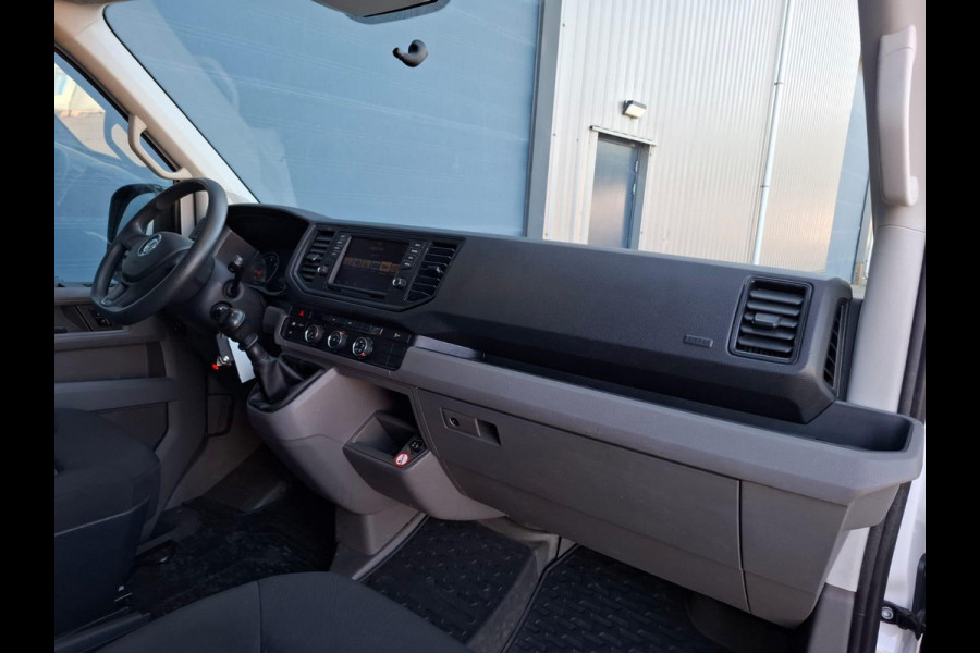 Volkswagen Crafter 35 2.0 TDI L3H3 Highline AIRCO / CRUISE CONTROLE / NAVI / CAMERA / TREKHAAK / CARPLAY