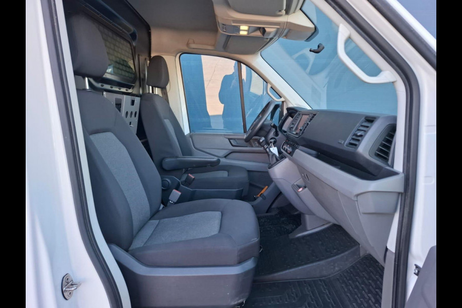 Volkswagen Crafter 35 2.0 TDI L3H3 Highline AIRCO / CRUISE CONTROLE / NAVI / CAMERA / TREKHAAK / CARPLAY