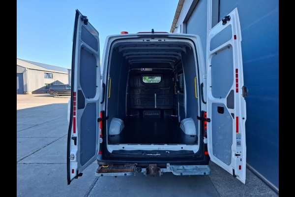 Volkswagen Crafter 35 2.0 TDI L3H3 Highline AIRCO / CRUISE CONTROLE / NAVI / CAMERA / TREKHAAK / CARPLAY