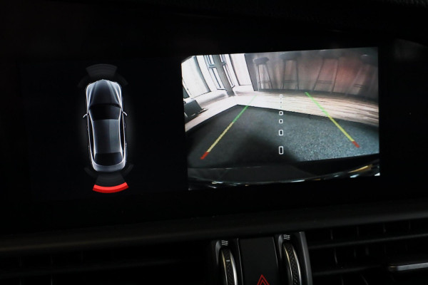 Alfa Romeo Giulia 2.0 T GME AWD Ti 280 Pk / FACELIFT / Aut / Navi / Camera / Memory / Acc / Lane Assist / Led / 19 Inch