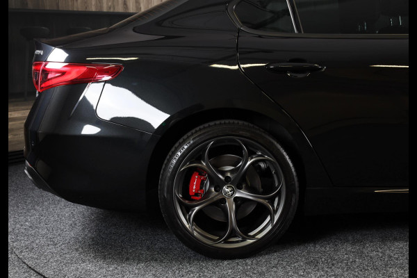 Alfa Romeo Giulia 2.0 T GME AWD Ti 280 Pk / FACELIFT / Aut / Navi / Camera / Memory / Acc / Lane Assist / Led / 19 Inch