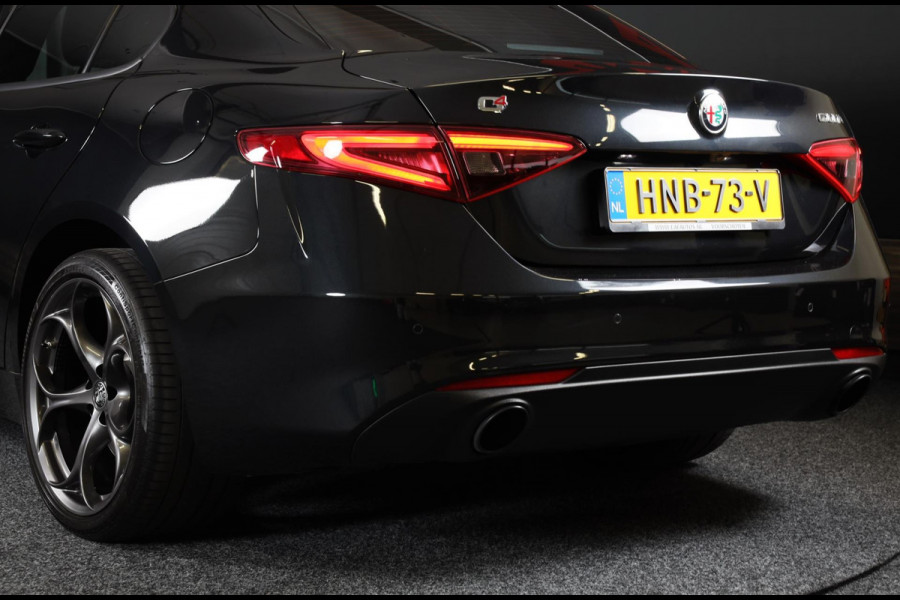 Alfa Romeo Giulia 2.0 T GME AWD Ti 280 Pk / FACELIFT / Aut / Navi / Camera / Memory / Acc / Lane Assist / Led / 19 Inch
