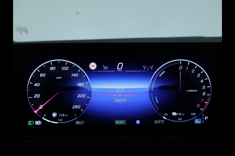 Mercedes-Benz GLA 250 e Face Lift Plug-In Hybride | Trekhaak | Panorama Schuif-Kanteldak | Night Pakket | Achteruitrijcamera | Inclusief 24 maanden MB Certified garantie voor Europa.