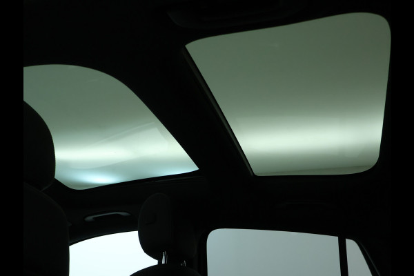 Mercedes-Benz GLA 250 e Face Lift Plug-In Hybride | Trekhaak | Panorama Schuif-Kanteldak | Night Pakket | Achteruitrijcamera | Inclusief 24 maanden MB Certified garantie voor Europa.