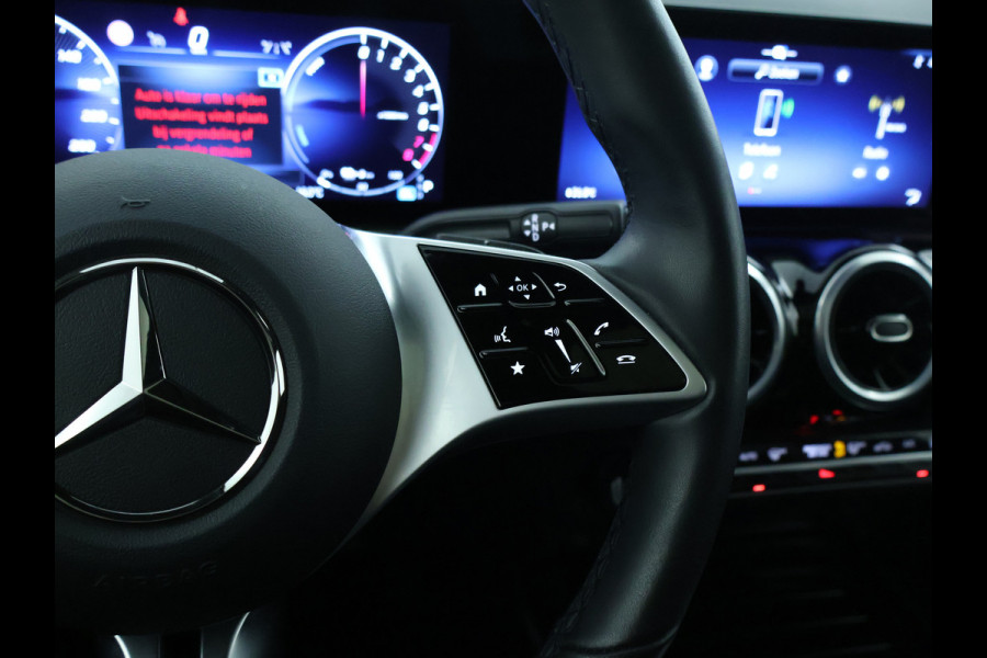 Mercedes-Benz GLA 250 e Face Lift Plug-In Hybride | Trekhaak | Panorama Schuif-Kanteldak | Night Pakket | Achteruitrijcamera | Inclusief 24 maanden MB Certified garantie voor Europa.
