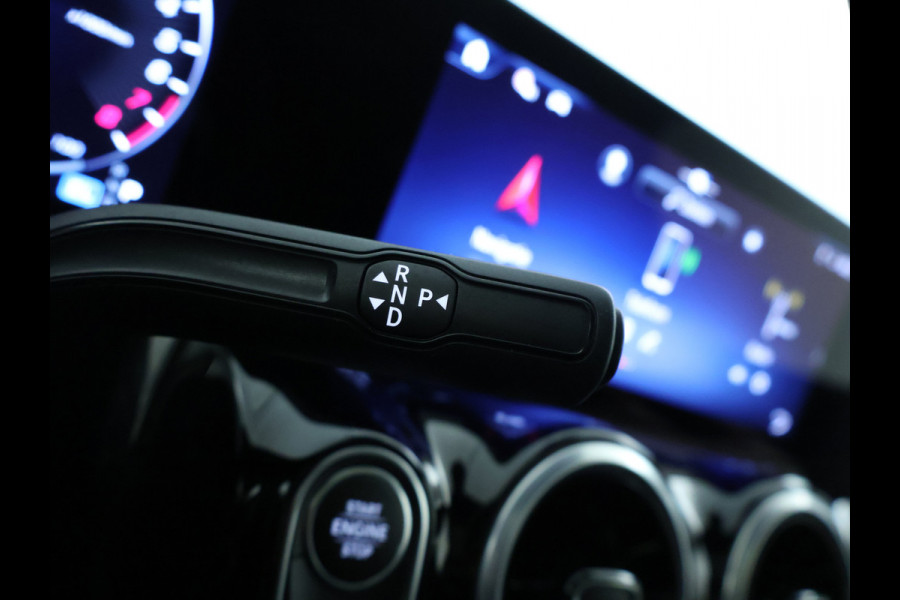 Mercedes-Benz GLA 250 e Face Lift Plug-In Hybride | Trekhaak | Panorama Schuif-Kanteldak | Night Pakket | Achteruitrijcamera | Inclusief 24 maanden MB Certified garantie voor Europa.
