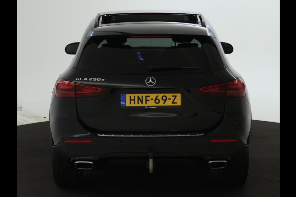 Mercedes-Benz GLA 250 e Face Lift Plug-In Hybride | Trekhaak | Panorama Schuif-Kanteldak | Night Pakket | Achteruitrijcamera | Inclusief 24 maanden MB Certified garantie voor Europa.