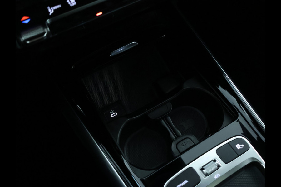 Mercedes-Benz GLA 250 e Face Lift Plug-In Hybride | Trekhaak | Panorama Schuif-Kanteldak | Night Pakket | Achteruitrijcamera | Inclusief 24 maanden MB Certified garantie voor Europa.