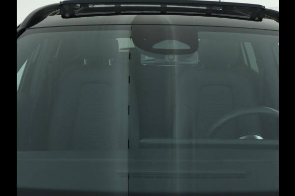 Mercedes-Benz GLA 250 e Face Lift Plug-In Hybride | Trekhaak | Panorama Schuif-Kanteldak | Night Pakket | Achteruitrijcamera | Inclusief 24 maanden MB Certified garantie voor Europa.