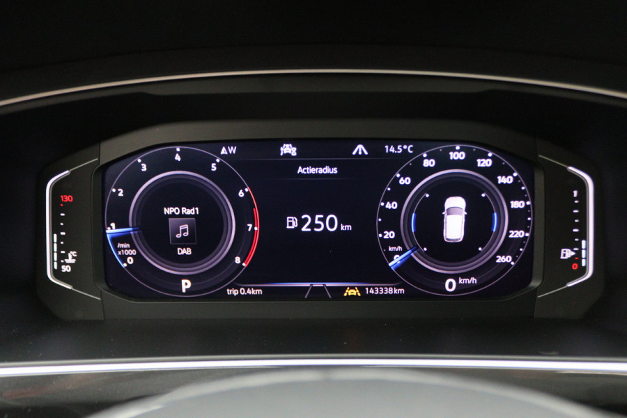 Volkswagen Tiguan 1.5 TSI ACT Highline Business R Leer, Panoramadak, ACC, Camera, Apple Carplay, DAB, PDC, Trekhaak, 19''