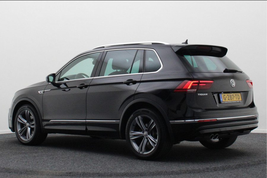 Volkswagen Tiguan 1.5 TSI ACT Highline Business R Leer, Panoramadak, ACC, Camera, Apple Carplay, DAB, PDC, Trekhaak, 19''