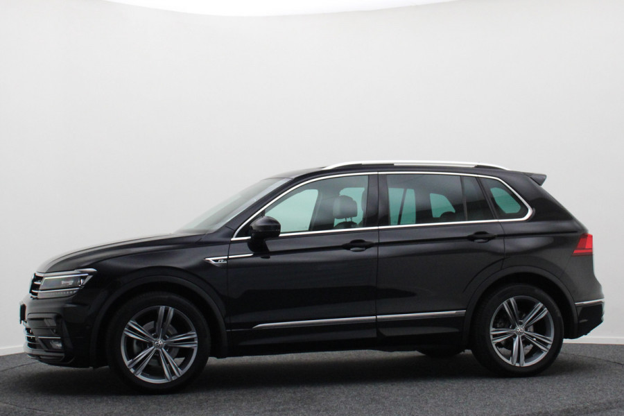 Volkswagen Tiguan 1.5 TSI ACT Highline Business R Leer, Panoramadak, ACC, Camera, Apple Carplay, DAB, PDC, Trekhaak, 19''