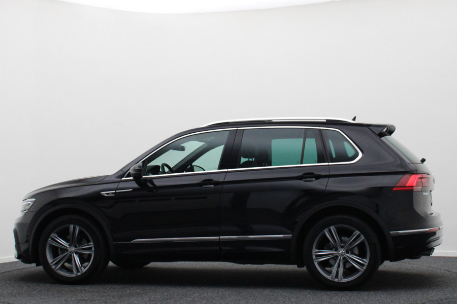 Volkswagen Tiguan 1.5 TSI ACT Highline Business R Leer, Panoramadak, ACC, Camera, Apple Carplay, DAB, PDC, Trekhaak, 19''