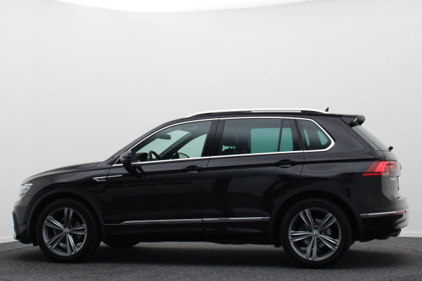 Volkswagen Tiguan 1.5 TSI ACT Highline Business R Leer, Panoramadak, ACC, Camera, Apple Carplay, DAB, PDC, Trekhaak, 19''