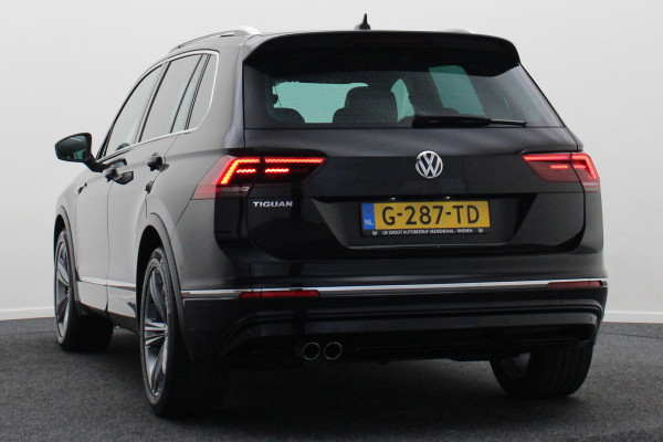 Volkswagen Tiguan 1.5 TSI ACT Highline Business R Leer, Panoramadak, ACC, Camera, Apple Carplay, DAB, PDC, Trekhaak, 19''