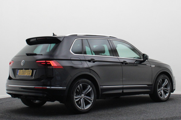 Volkswagen Tiguan 1.5 TSI ACT Highline Business R Leer, Panoramadak, ACC, Camera, Apple Carplay, DAB, PDC, Trekhaak, 19''