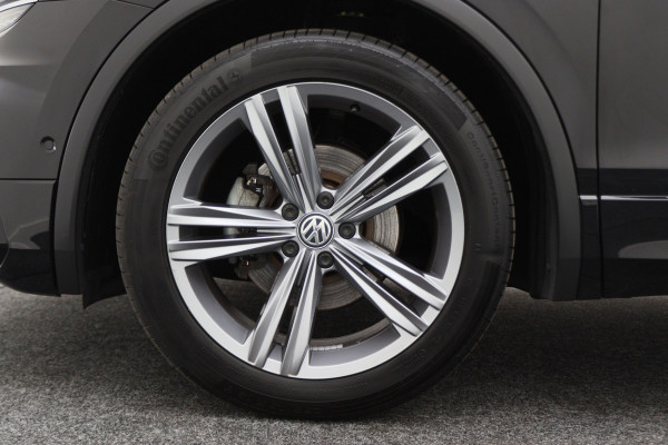 Volkswagen Tiguan 1.5 TSI ACT Highline Business R Leer, Panoramadak, ACC, Camera, Apple Carplay, DAB, PDC, Trekhaak, 19''