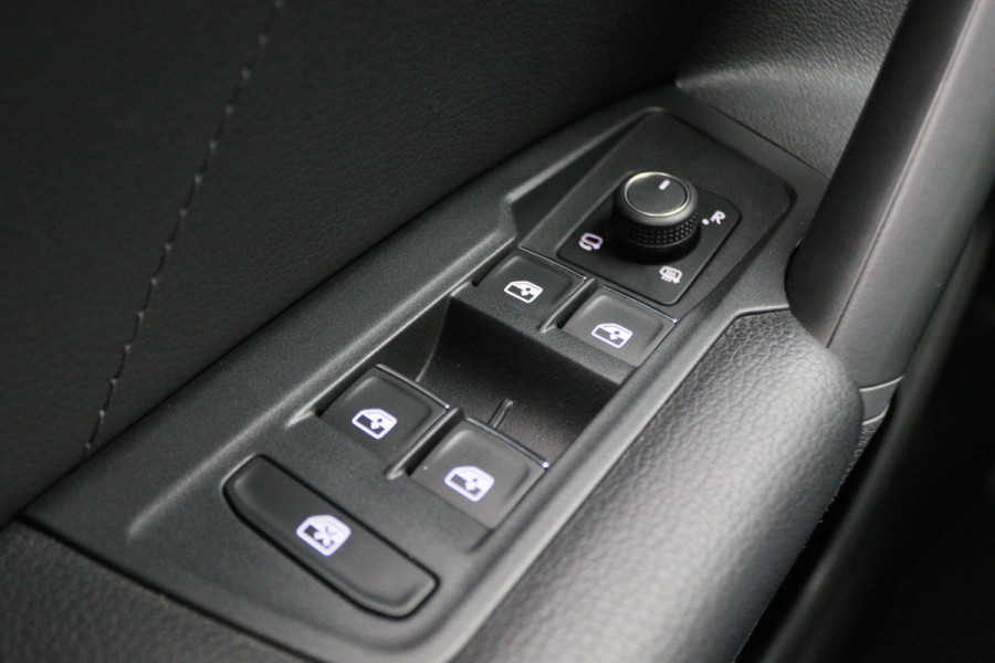 Volkswagen Tiguan 1.5 TSI ACT Highline Business R Leer, Panoramadak, ACC, Camera, Apple Carplay, DAB, PDC, Trekhaak, 19''