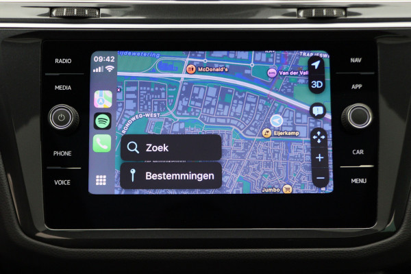 Volkswagen Tiguan 1.5 TSI ACT Highline Business R Leer, Panoramadak, ACC, Camera, Apple Carplay, DAB, PDC, Trekhaak, 19''