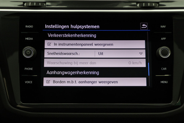 Volkswagen Tiguan 1.5 TSI ACT Highline Business R Leer, Panoramadak, ACC, Camera, Apple Carplay, DAB, PDC, Trekhaak, 19''