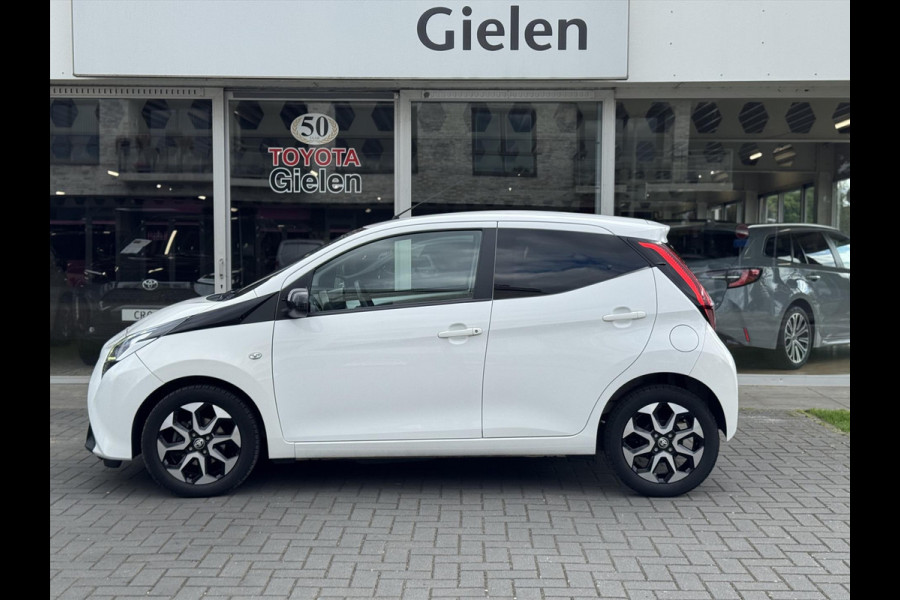 Toyota Aygo 1.0 VVT-i 72pk 5D x-joy | Camera, Stoelverwarming, Climate control, Apple carplay/Android auto