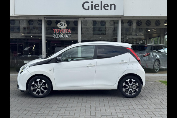 Toyota Aygo 1.0 VVT-i 72pk 5D x-joy | Camera, Stoelverwarming, Climate control, Apple carplay/Android auto