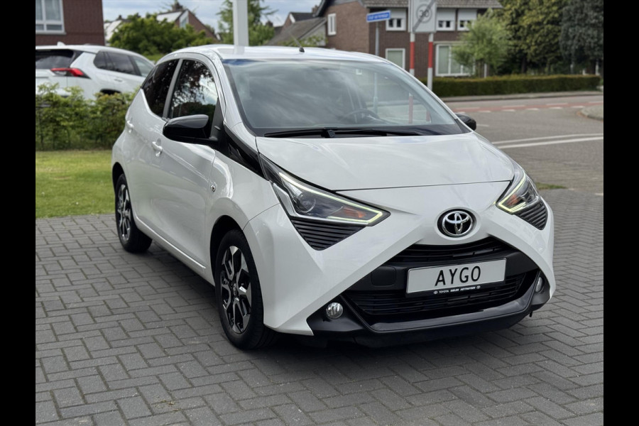 Toyota Aygo 1.0 VVT-i 72pk 5D x-joy | Camera, Stoelverwarming, Climate control, Apple carplay/Android auto
