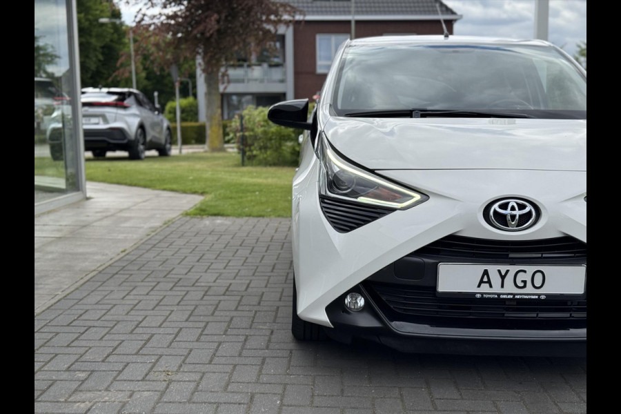Toyota Aygo 1.0 VVT-i 72pk 5D x-joy | Camera, Stoelverwarming, Climate control, Apple carplay/Android auto