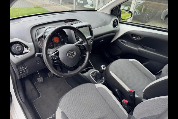 Toyota Aygo 1.0 VVT-i 72pk 5D x-joy | Camera, Stoelverwarming, Climate control, Apple carplay/Android auto