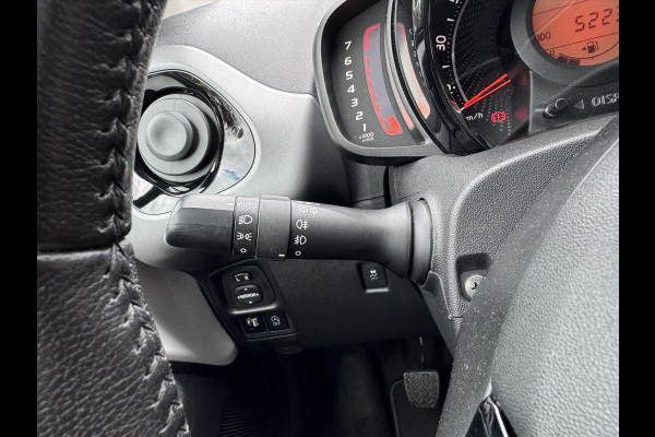 Toyota Aygo 1.0 VVT-i 72pk 5D x-joy | Camera, Stoelverwarming, Climate control, Apple carplay/Android auto