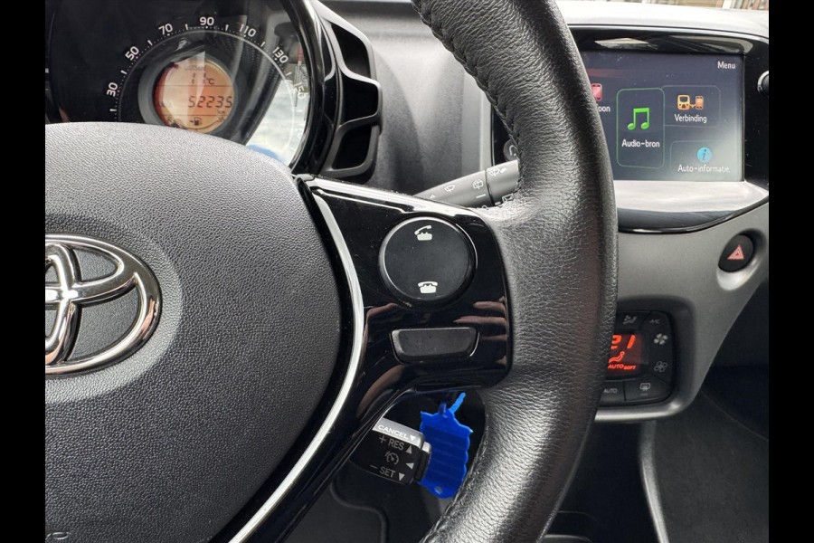 Toyota Aygo 1.0 VVT-i 72pk 5D x-joy | Camera, Stoelverwarming, Climate control, Apple carplay/Android auto