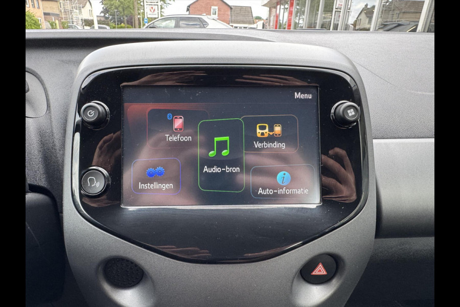 Toyota Aygo 1.0 VVT-i 72pk 5D x-joy | Camera, Stoelverwarming, Climate control, Apple carplay/Android auto
