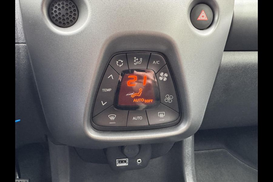 Toyota Aygo 1.0 VVT-i 72pk 5D x-joy | Camera, Stoelverwarming, Climate control, Apple carplay/Android auto