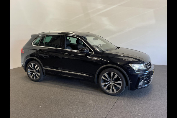 Volkswagen Tiguan 2.0 TSI 4Motion R-line Highline Business Panoramadak Trekhaak Navigatie Apple Carplay/Android Auto Camera Parkeersensoren Adaptive Cruise Control Stoelverwarming Elektrische achterklep Leder Climate Control