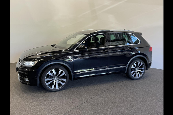 Volkswagen Tiguan 2.0 TSI 4Motion R-line Highline Business Panoramadak Trekhaak Navigatie Apple Carplay/Android Auto Camera Parkeersensoren Adaptive Cruise Control Stoelverwarming Elektrische achterklep Leder Climate Control