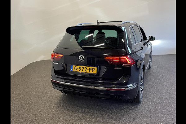 Volkswagen Tiguan 2.0 TSI 4Motion R-line Highline Business Panoramadak Trekhaak Navigatie Apple Carplay/Android Auto Camera Parkeersensoren Adaptive Cruise Control Stoelverwarming Elektrische achterklep Leder Climate Control