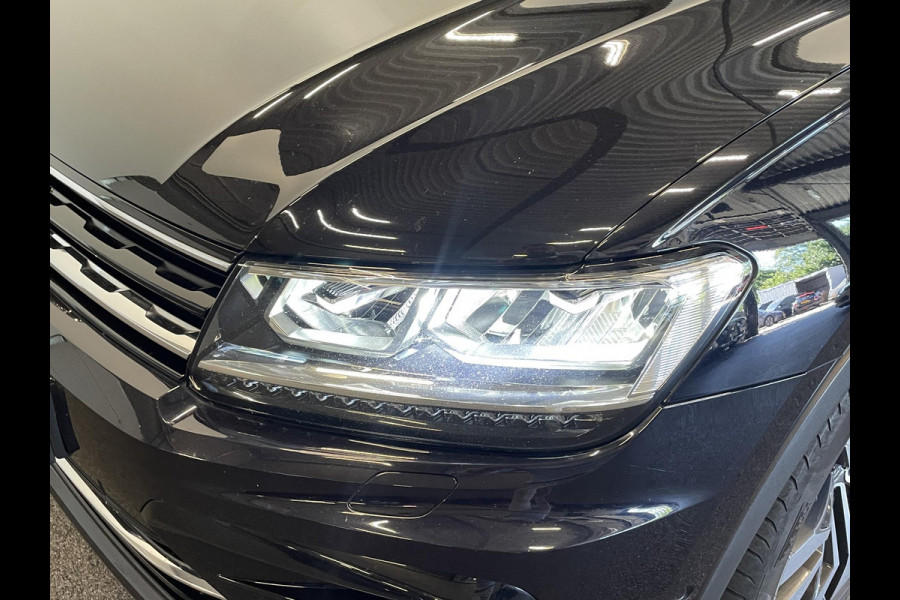 Volkswagen Tiguan 2.0 TSI 4Motion R-line Highline Business Panoramadak Trekhaak Navigatie Apple Carplay/Android Auto Camera Parkeersensoren Adaptive Cruise Control Stoelverwarming Elektrische achterklep Leder Climate Control