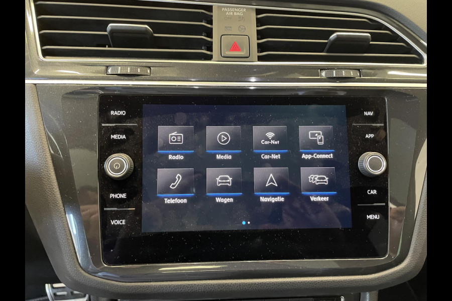 Volkswagen Tiguan 2.0 TSI 4Motion R-line Highline Business Panoramadak Trekhaak Navigatie Apple Carplay/Android Auto Camera Parkeersensoren Adaptive Cruise Control Stoelverwarming Elektrische achterklep Leder Climate Control
